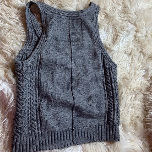 Sweater vest - Picture 3 of 3